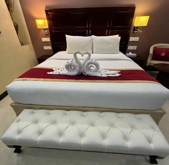Deluxe Suite King Bed, Sajjoys