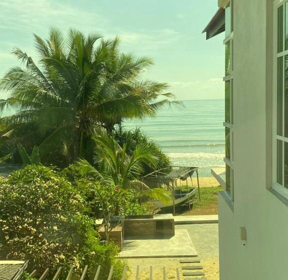 Номер Deluxe Вид на Море Боковой, Che Beach House