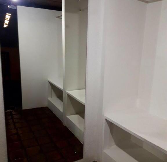 디럭스 룸, Hostel Da 13 E Suítes
