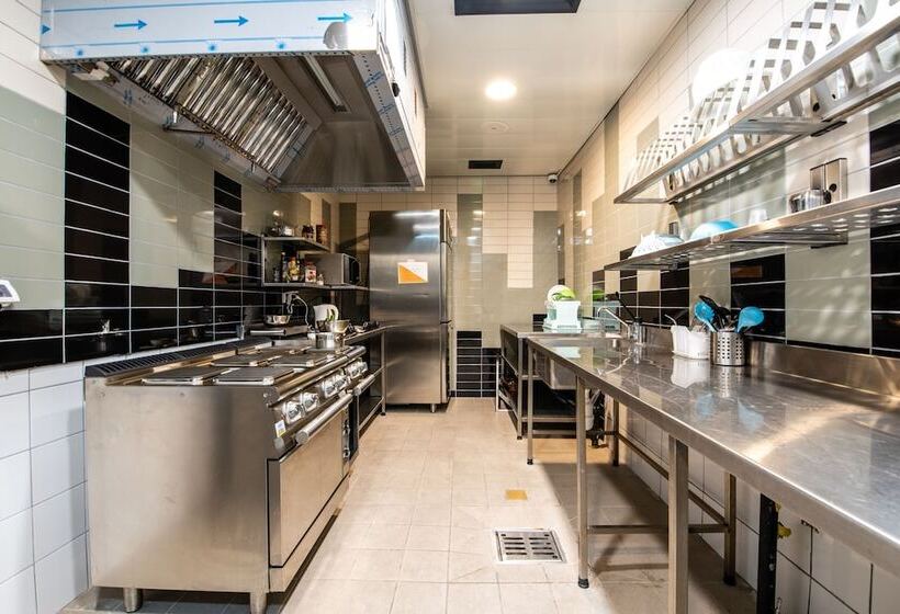 חדר סטנדרט, The Spot Hostel