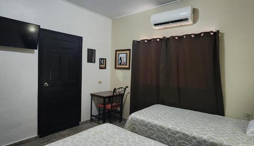 Habitación Triple Estándar, Casa Altamira