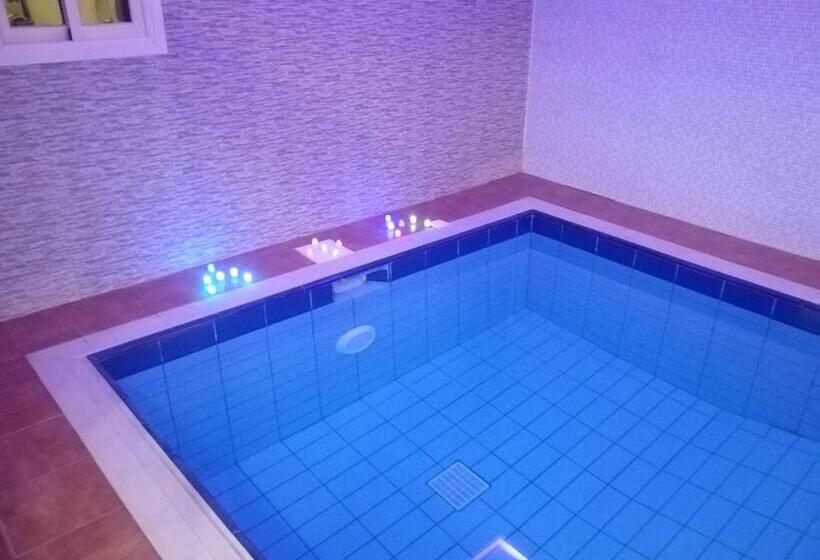Дом 1 Спальня, Al Worod Al Thahabia Chalets