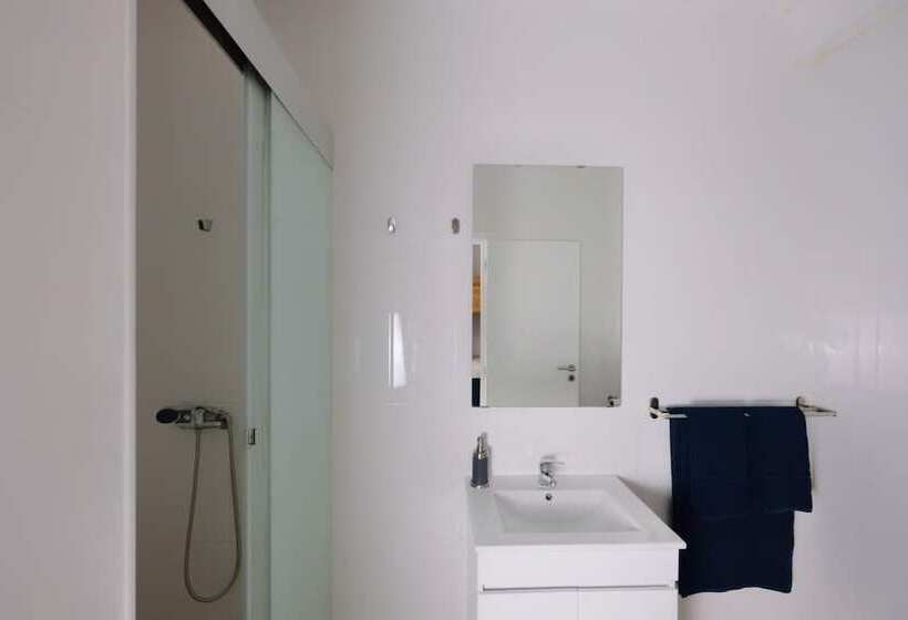 تختخواب در اتاق مشترک, Innesposende Sports Hostel
