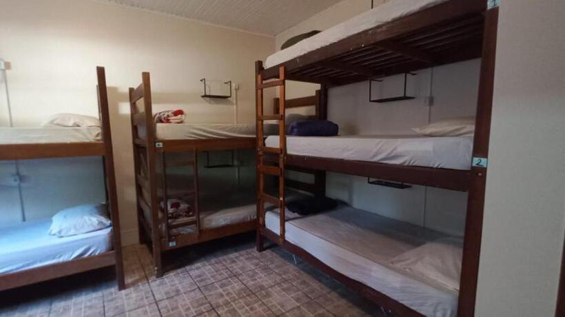 공동 객실, Mahalo Hostel