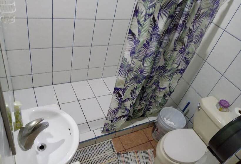 Трехместный Номер Комфорт, Hostel Marisol