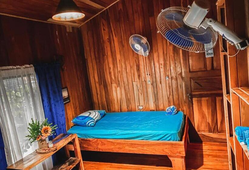コンフォートトリプルルーム, Hostel Marisol