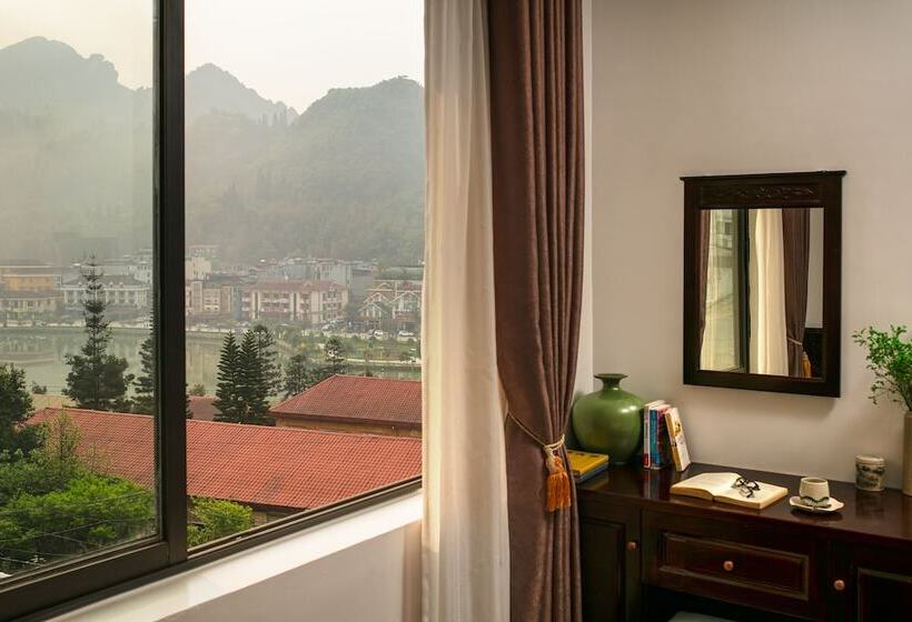 اتاق خانوادگی, Sapa Mountain Queen House
