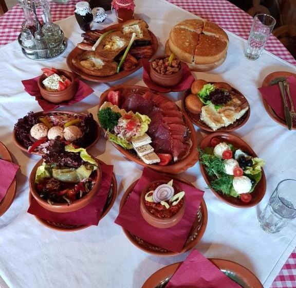 اتاق لوکس خانوادگی, Srpsko Andrejevo Selo