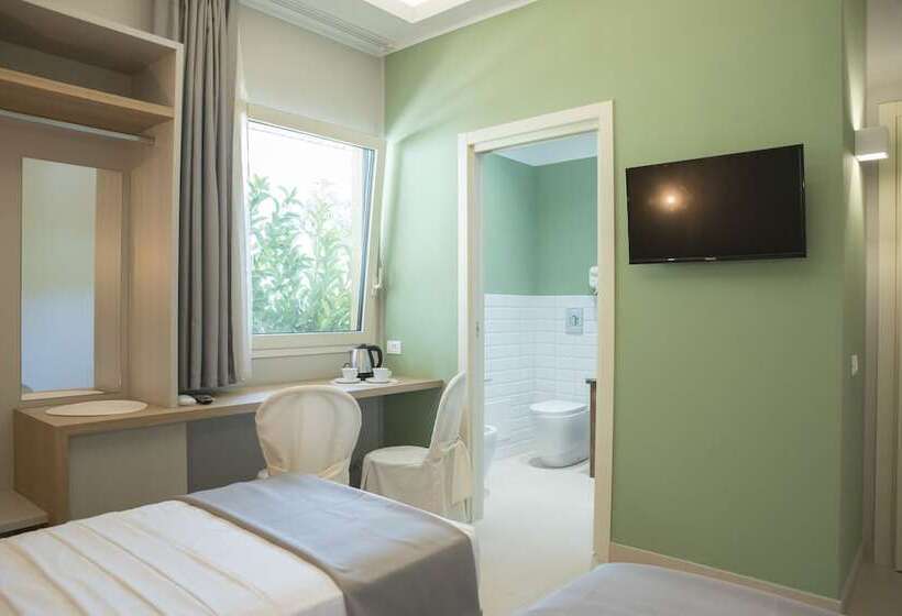 Deluxe Zimmer, L'albero