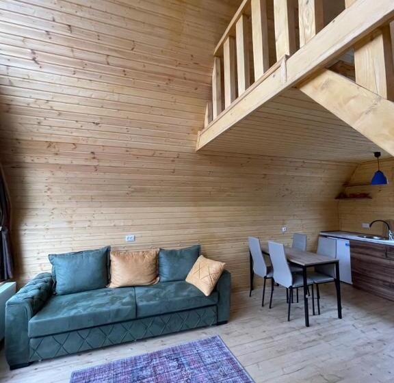 کلبه ییلاقی, Guesthouse Elli & Cottages