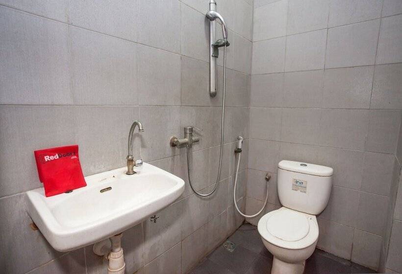 Номер Стандарт, Reddoorz @ Raya Ngagel 2