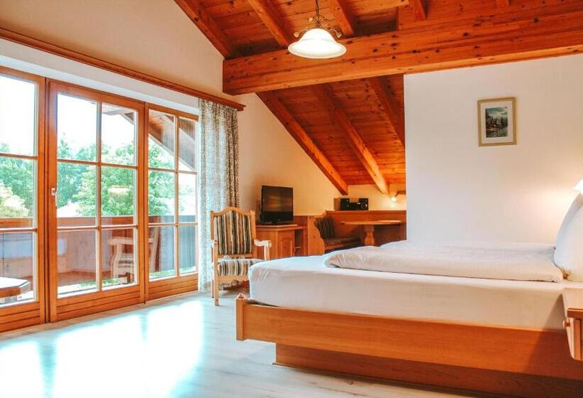 Студия Deluxe, Kaiserhof
