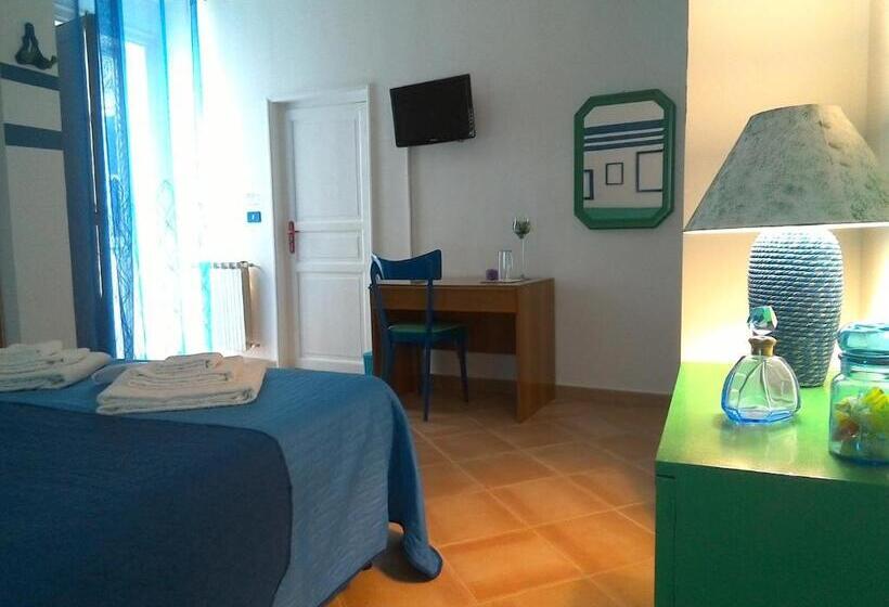 سوئیت 2 خوابه, Bed&book Palazzo Cutelli