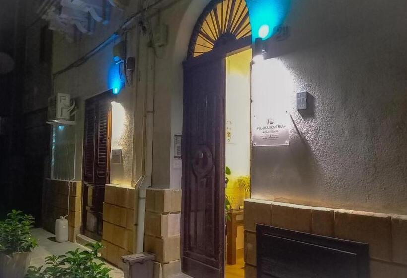 اتاق استاندارد با بالکن, Bed&book Palazzo Cutelli