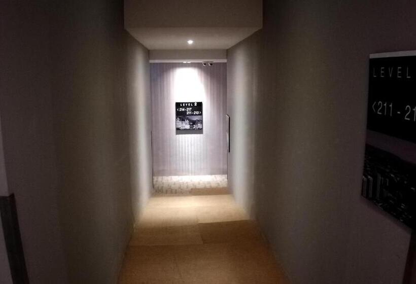Трехместный Номер Deluxe, The Loftplaza
