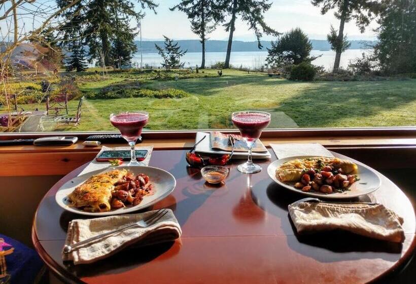 Номер Стандарт, The Bluff On Whidbey