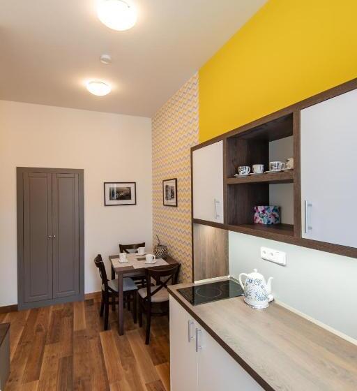سوییت لوکس, Penzion Vila Slavia