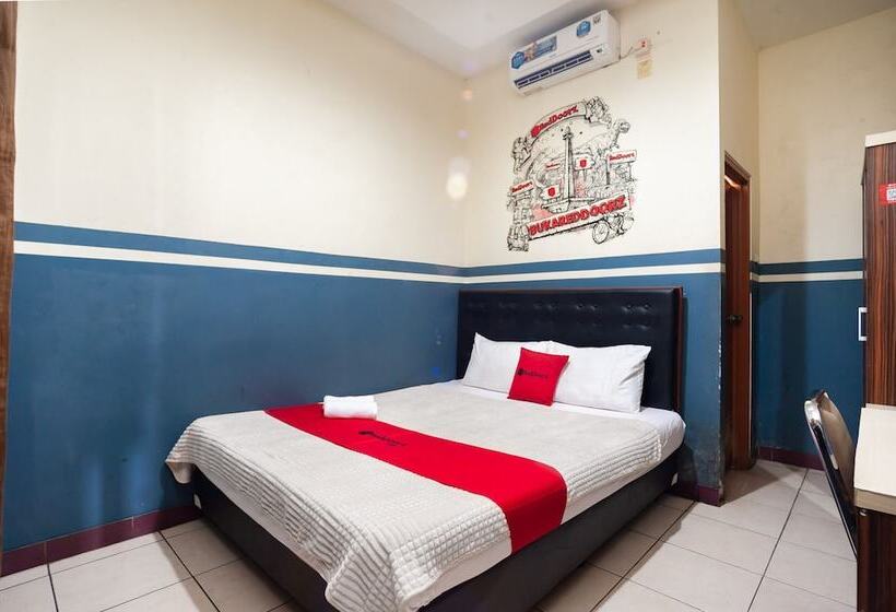 Номер Стандарт, Reddoorz Plus Near Universitas Indonesia