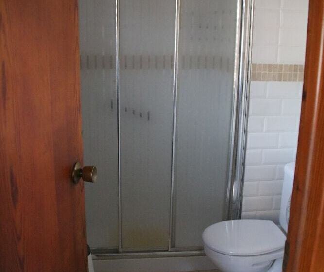 Шале 1 Спальня, Hostal Burgalés