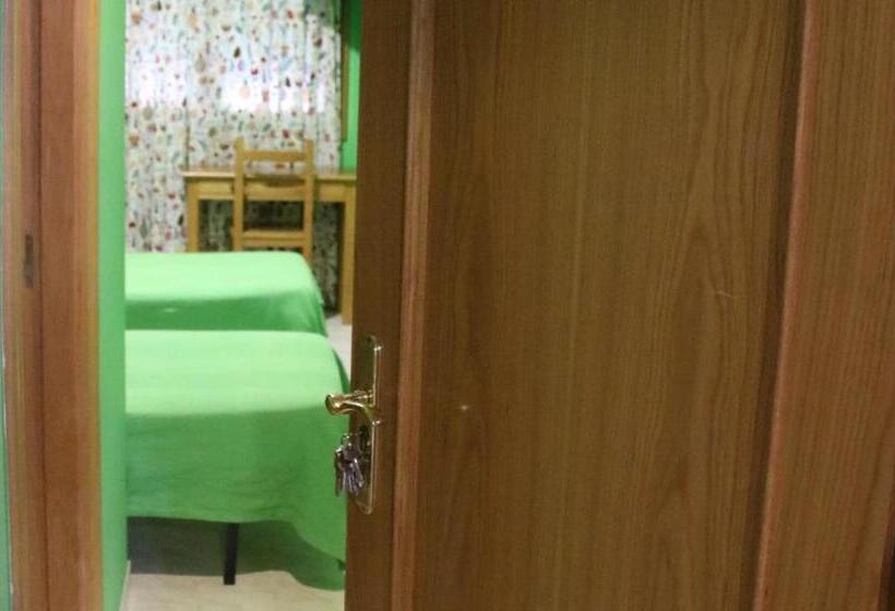Номер Стандарт, Hostal Burgalés