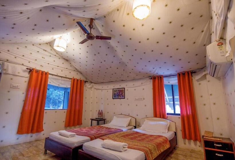 Трехместный Номер Deluxe, Camp Serai Tiger Tadoba