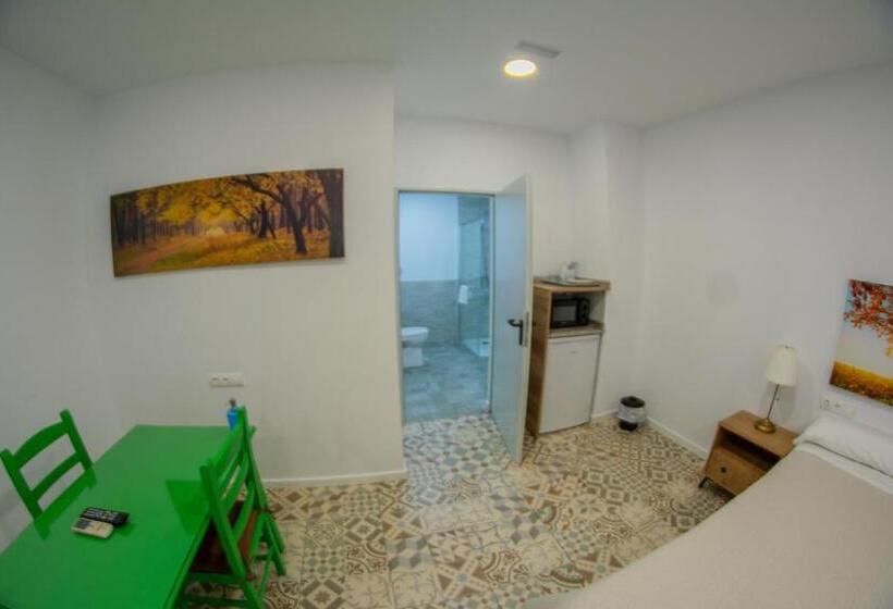 Семейное Студио, Hostal Las Encinas