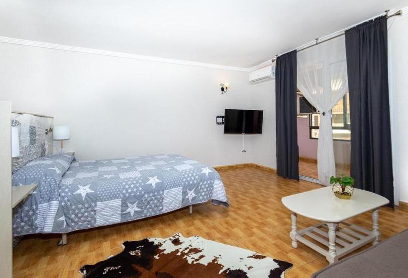 スタンダードスタジオ, Unique Hotel Apartments