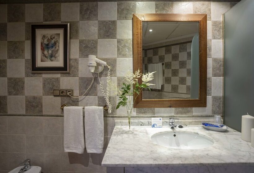 Номер Стандарт Трехместный, Hostal La Posada