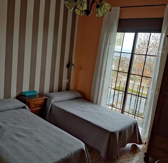 Номер Стандарт, Hostal Monteolivos