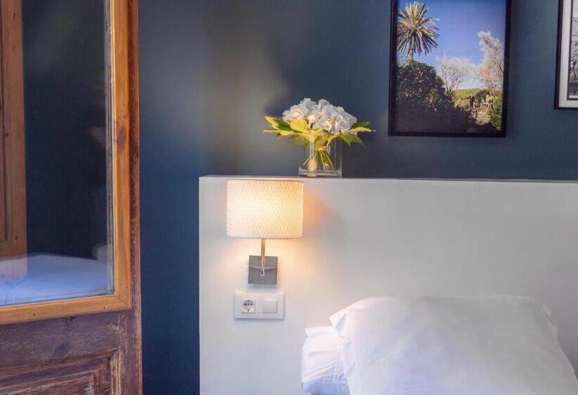 اتاق استاندارد با سرویس بهداشتی مشترک, Hostal Sol Y K