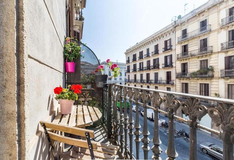 Номер Стандарт с Балконом, El Born Guest House By Casa Consell