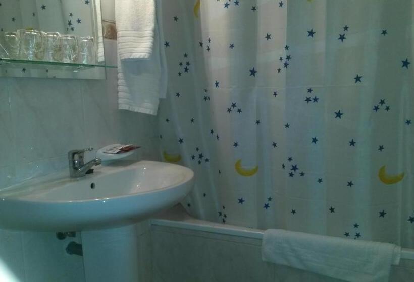 标准单人间, Hostal Residencia Taray