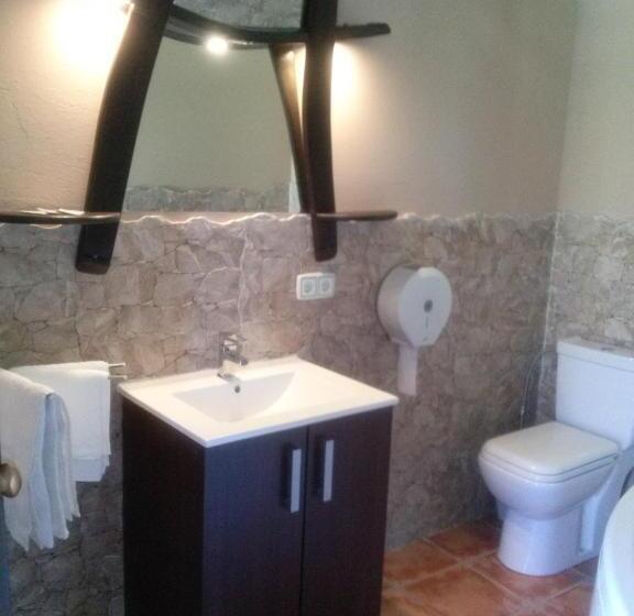 Трехместный Номер Комфорт, Hostal Suetxe