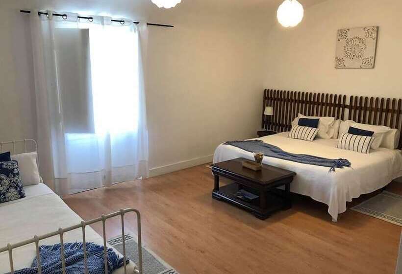 سوییت خانوادگی, Avis Guesthouse
