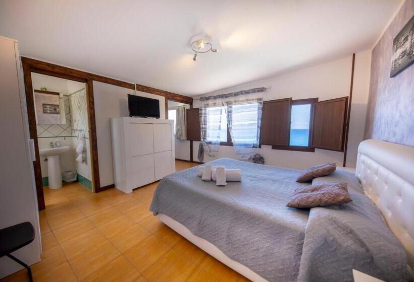 Апартаменты 1 Спальня Вид на Море, Blue Coral Apartment