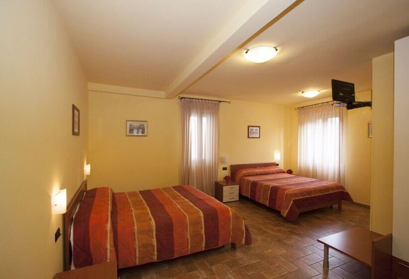 Номер Стандарт Трехместный, Camere Santucci