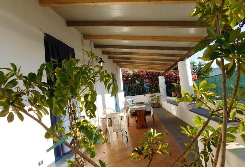 اتاق اکونومی, Case La Pergola