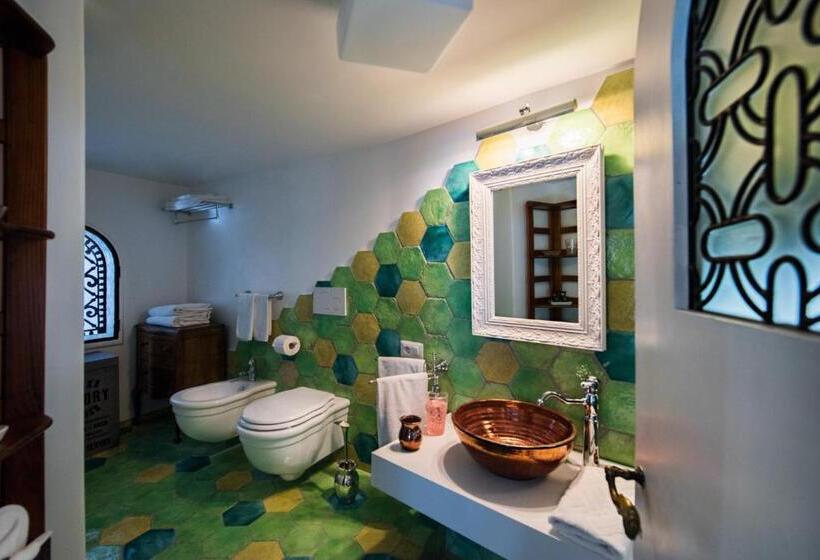 سوییت لوکس, Villa Torre Trasita Luxury Suites