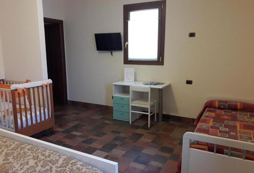 غرفة قياسية ثلاثية, Agriturismo La Miniera