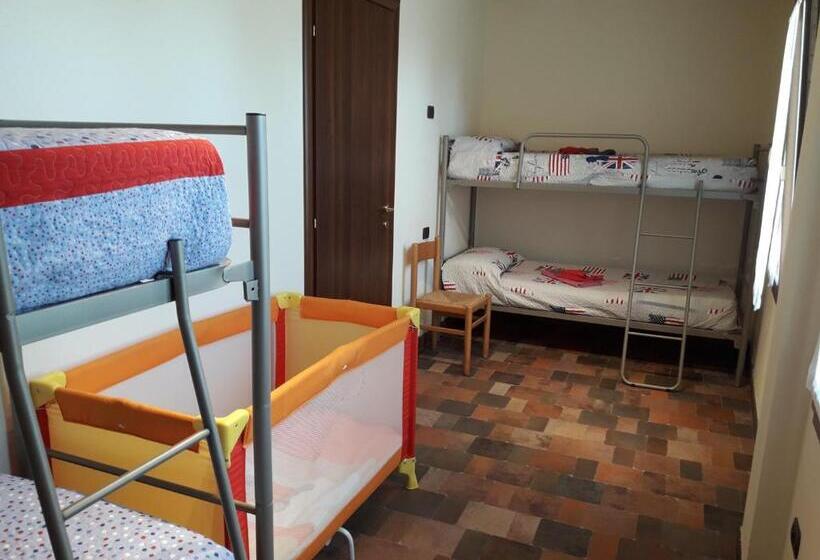 غرفة عائلية, Agriturismo La Miniera