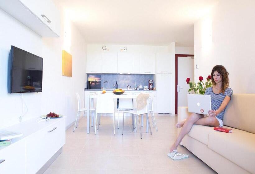 آپارتمان 2 خوابه با چشم‌انداز دریا, Residence Al Bosco