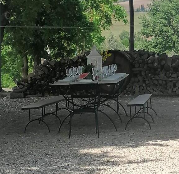スタンダードスタジオ, Agriturismo La Poderina