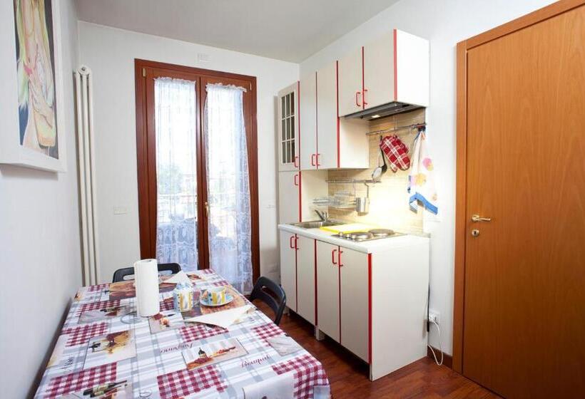 1 Bedroom Penthouse Apartment, Locazioni Turistiche By Max