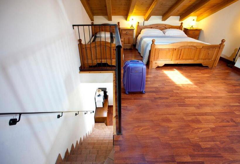 1 Bedroom Penthouse Apartment, Locazioni Turistiche By Max