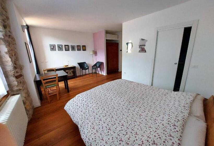 スタンダードスタジオ, La Piazzetta Di Canale B&b