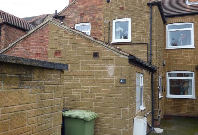 Дом 3 Спальни, Shirebrook House