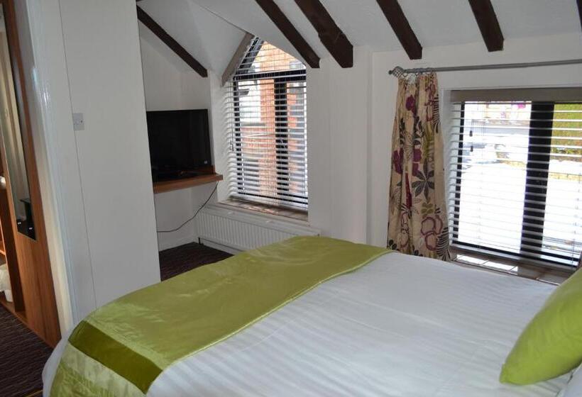 Семейный Номер, Oak Tree Inn