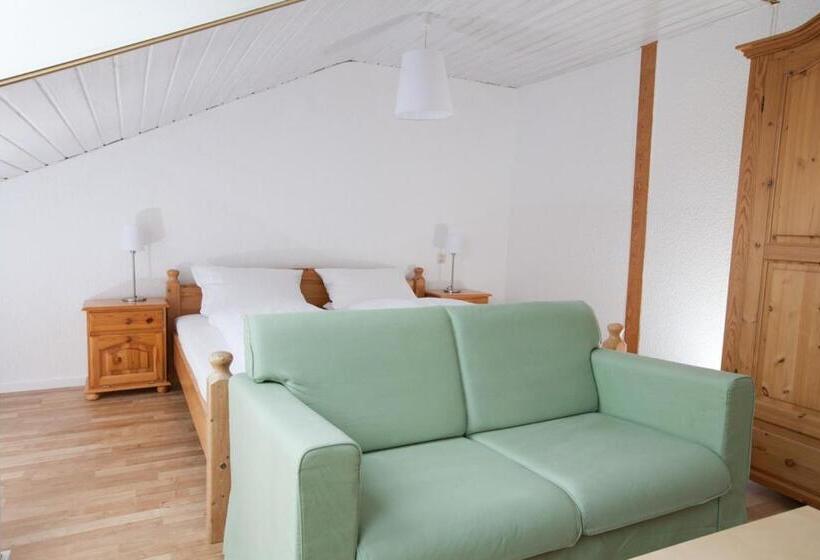 스탠다드 스튜디오, Gästehaus Schechter