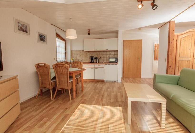 스탠다드 스튜디오, Gästehaus Schechter