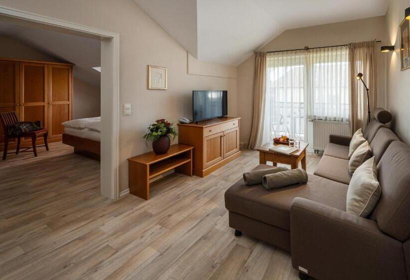 Люкс Вид на Сад, Aparthotel Christine